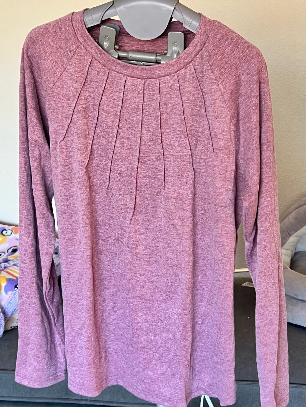 Women's Long-Sleeve Pleated Crewneck Top - Heathered Rose